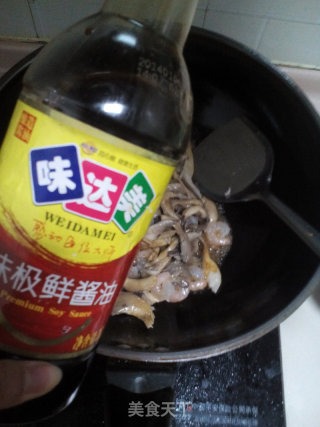蘑菇炒虾仁的做法步骤：6