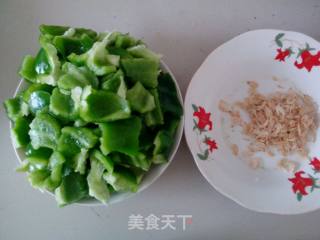 虾皮炒青椒的做法步骤：2