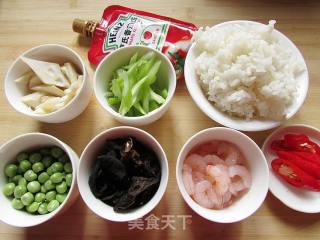 三鲜锅巴（剩米饭的妙用）的做法步骤：1