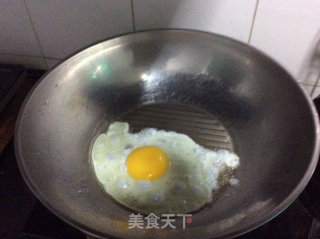 简单的蛋炒饭的做法步骤：2