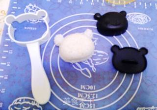 【熊猫海鲜便当】--可爱营养携带方便的做法步骤：4