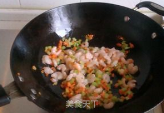 黄金虾仁蛋炒饭的做法步骤：6