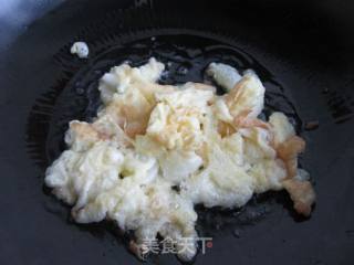 玉米虾仁蛋炒饭的做法步骤：6