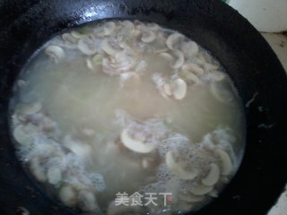 鲜美双胞菇汤的做法步骤：7