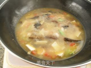 海鲜酸辣豆腐汤的做法步骤：15