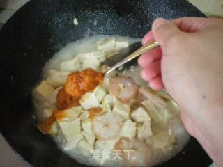 蟹黄虾仁豆腐的做法步骤：7