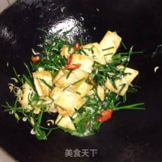 韭菜虾皮豆腐的做法步骤：7