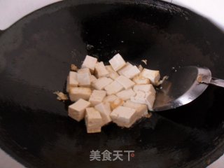 虾仁烧豆腐的做法步骤：4
