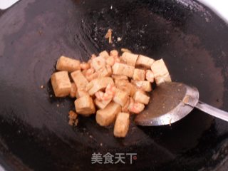虾仁烧豆腐的做法步骤：8
