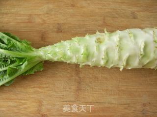 【适合夏天食用的家常小菜】虾仁麻酱莴笋的做法步骤：1