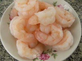 【适合夏天食用的家常小菜】虾仁麻酱莴笋的做法步骤：4