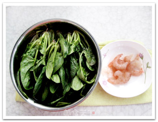 虾仁烧菠菜的做法步骤：1