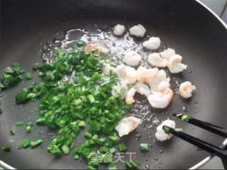虾仁韭菜炒蛋饭的做法步骤：5