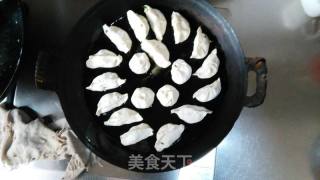 水煎饺的做法步骤：6