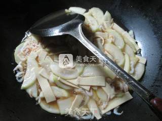 虾皮千张煮长瓜 的做法步骤：11