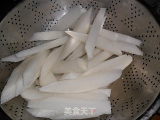 虾仁豆腐萝卜汤的做法步骤：2