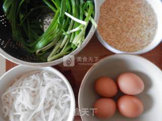 新春素饺之鸡蛋韭菜的做法步骤：1
