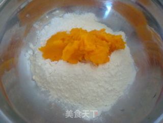南瓜的花样年华——金银元宝水饺的做法步骤：3