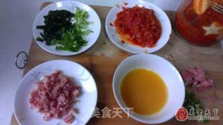 韩式泡菜炒饭的做法步骤：1