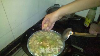 杏鲍菇丝瓜豆腐汤的做法步骤：10