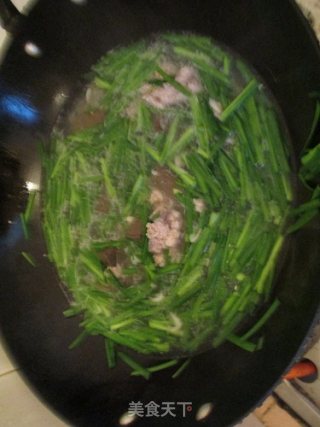 韭菜猪血汤的做法步骤：5