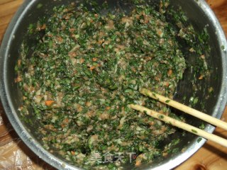 韭菜虾皮饺的做法步骤：1