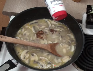 奶油蘑菇汤怎么做_安佳烘焙秀的做法步骤：6