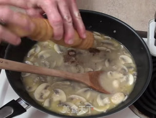 奶油蘑菇汤怎么做_安佳烘焙秀的做法步骤：7
