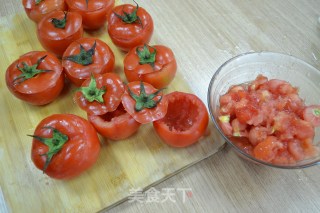 电锅菜——番茄虾仁腰果盅的做法步骤：2