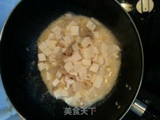 鲜虾蛋黄烧豆腐的做法步骤：5
