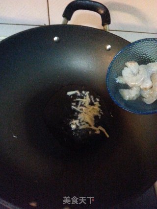 韭菜虾仁炒鸡蛋的做法步骤：3