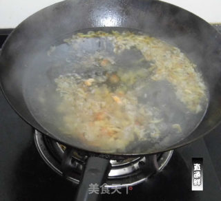 紫菜墨鱼干贝汤的做法步骤：3