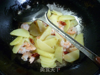 虾仁炒土豆的做法步骤：8