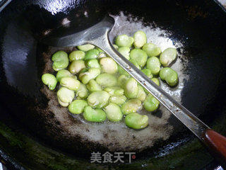 虾仁炒蚕豆的做法步骤：4