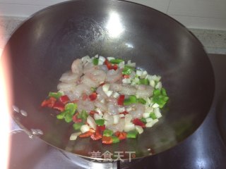 咖喱虾仁豆腐的做法步骤：2