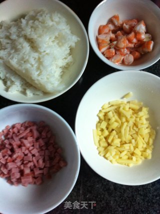 【剩米饭的逆袭】金黄蛋包饭的做法步骤：1