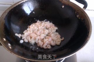 甜玉米炒虾仁的做法步骤：3