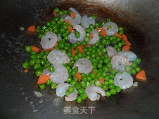 快捷宴客菜——豌豆炒虾仁腰果的做法步骤：4