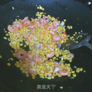 虾仁玉米炒饭的做法步骤：2