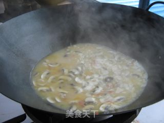 海鲜奶油蘑菇汤的做法步骤：3