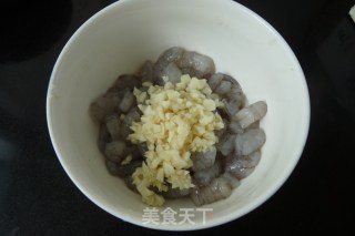蒜茸虾仁炒豌豆的做法步骤：2
