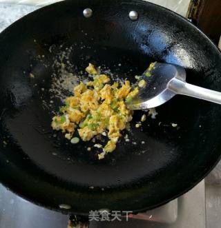 扬州炒饭的做法步骤：3