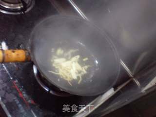 清炒虾仁(私房菜 10)的做法步骤：2