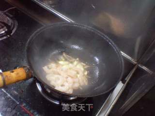 清炒虾仁(私房菜 10)的做法步骤：3