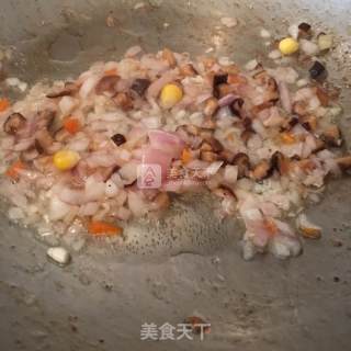 虾仁彩色炒饭的做法步骤：5