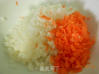 萝卜蒸饺的做法步骤：1
