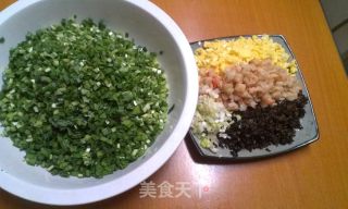 韭菜虾仁素三鲜烧麦的做法步骤：5