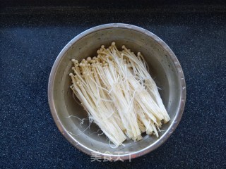 韩式虾仁泡菜汤的做法步骤：4