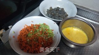 芹菜虾仁饺。的做法步骤：1
