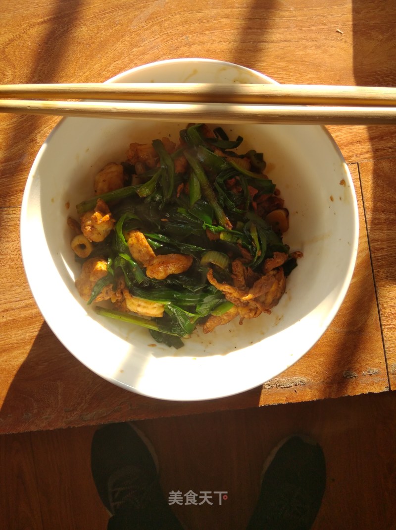 韭菜鹌鹑蛋炒虾仁的做法